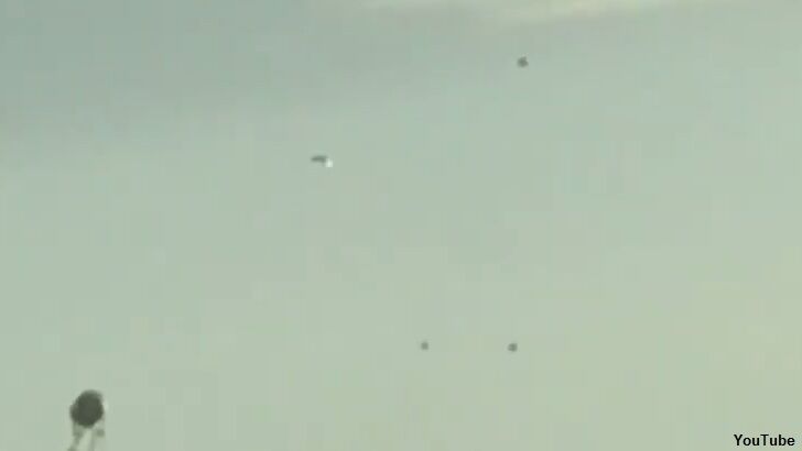 Watch: Odd UFO Cluster Spotted in Texas