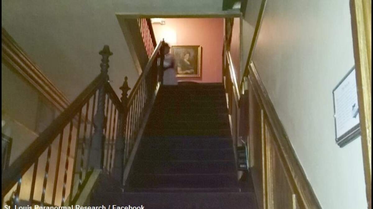 Ghost Photographed at Notoriously Haunted Mansion in St. Louis? Coast