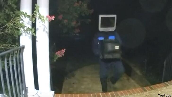 Video Prankster With Tv On Head Leaves Old Tvs On Dozens Of Porches In