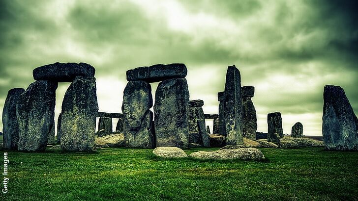 Puzzling Pit Discovered at Stonehenge