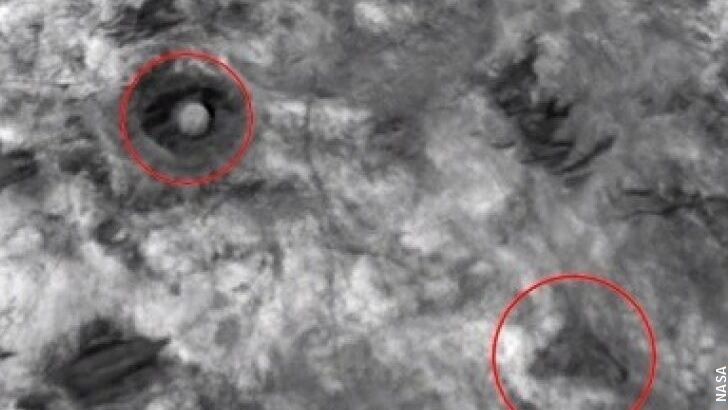 Pair of 'Structures' Spotted on Mars