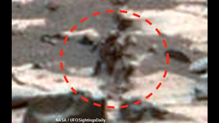 Anomaly Hunter Spots 'Aliens' on Mars