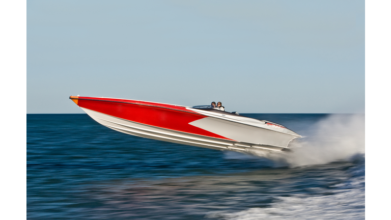 Powerboat racing at high speed