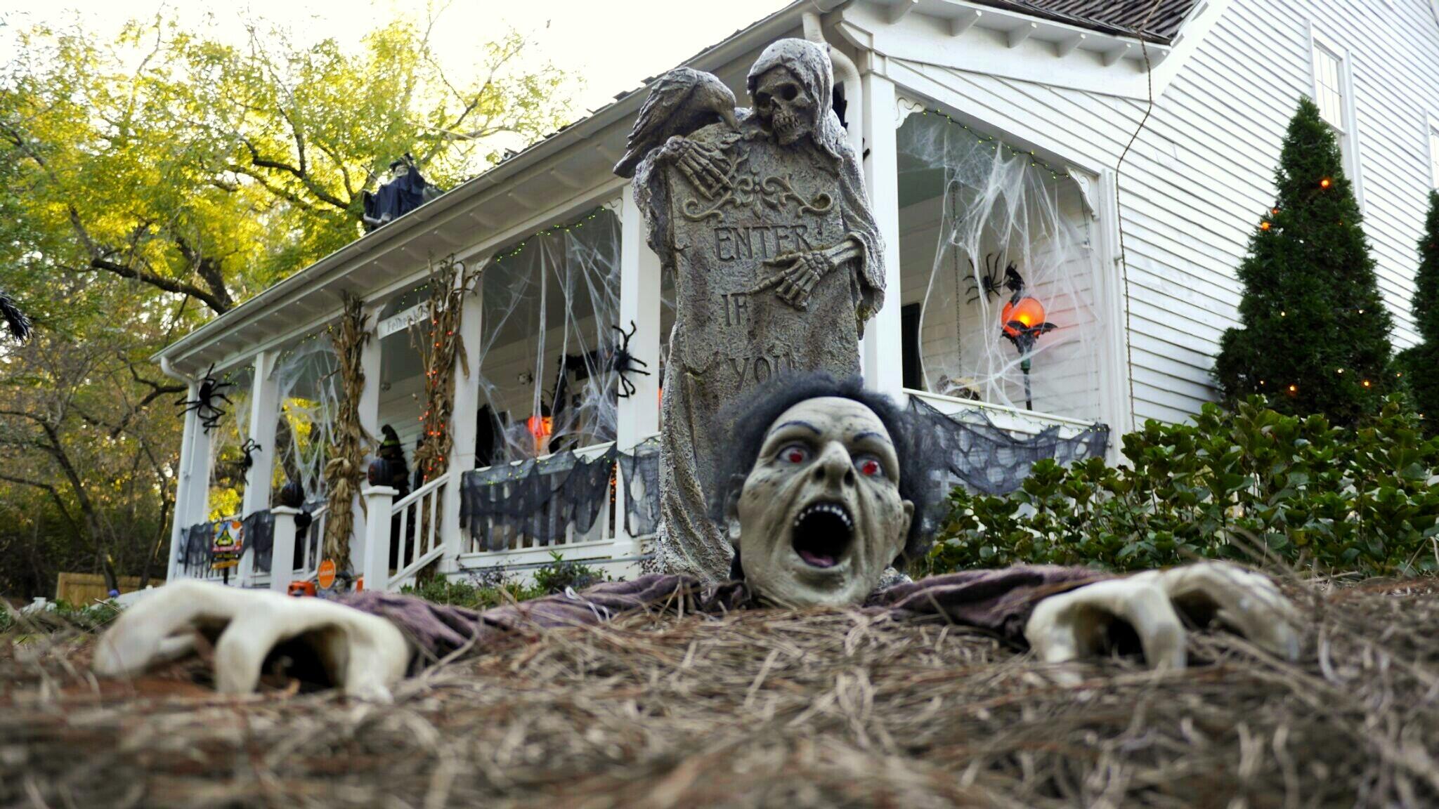 This Is Missouri's Most Popular Halloween Decoration | iHeart