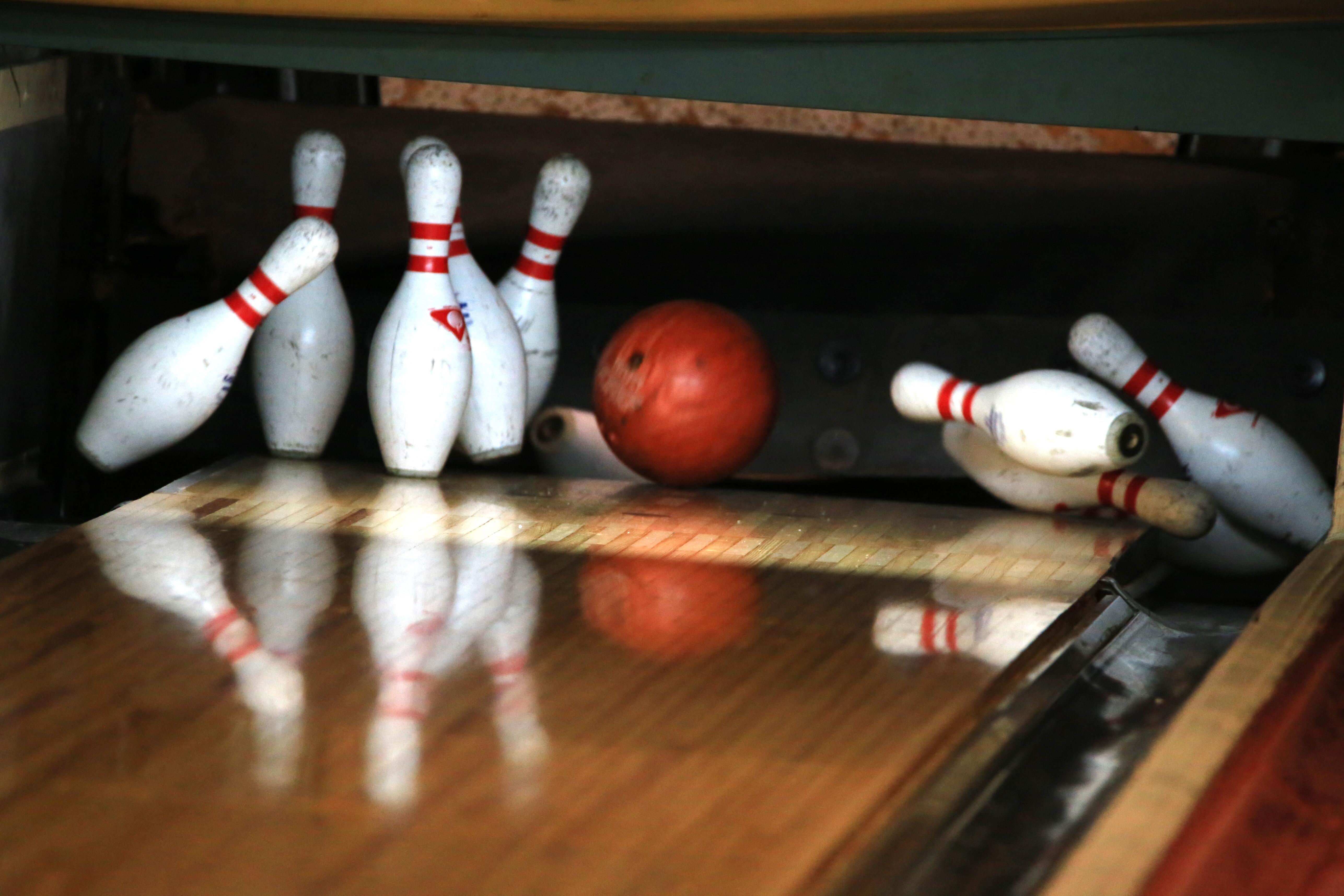 Bowling location