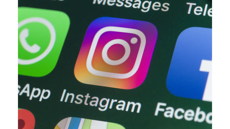 Instagram, WhatsApp, Facebook and other Apps on iPhone screen