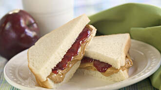 Is This Florida Man's Cut the Perfect Way to Cut a Sandwich?