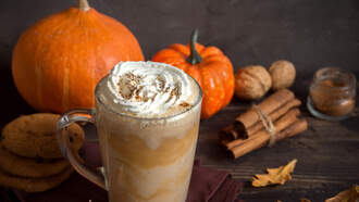 Homemade Iced Pumpkin Spice Latte ... YUM!