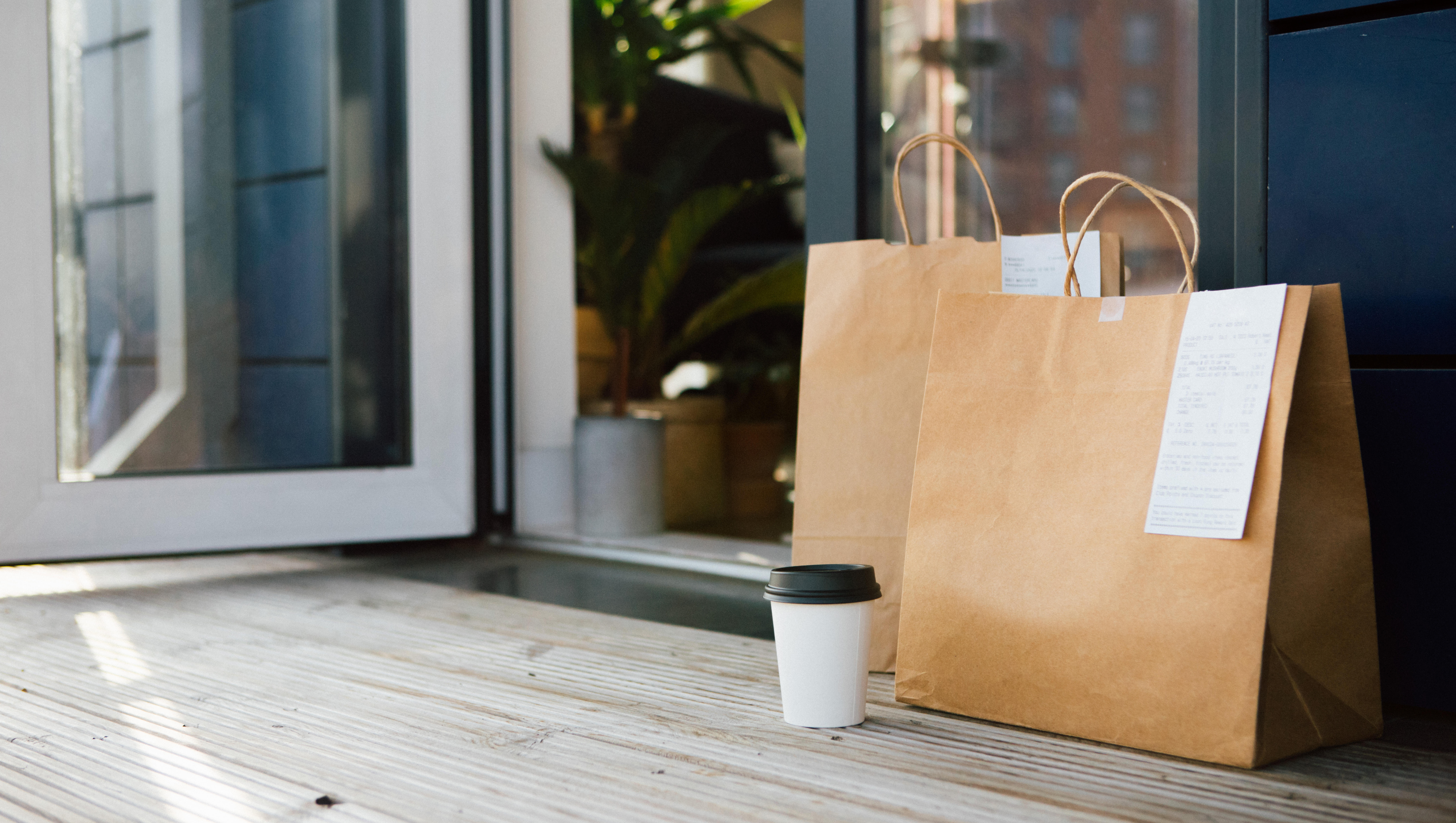 Doorbell Camera Captures Delivery Woman Pepper Spraying Customer's Food