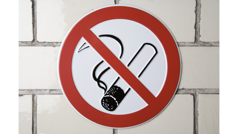 ?No smoking? sign