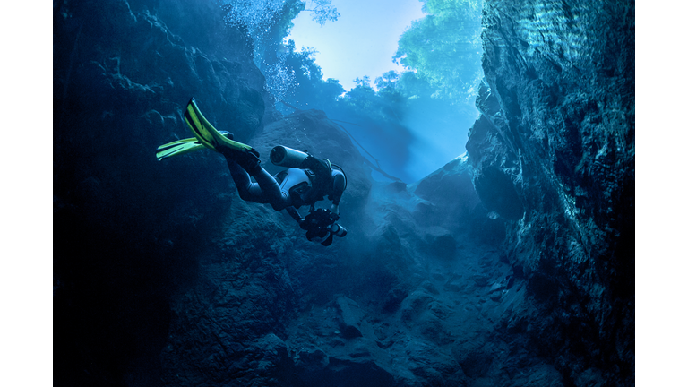 Dive in Lagoa Misteriosa cenote, Brazil