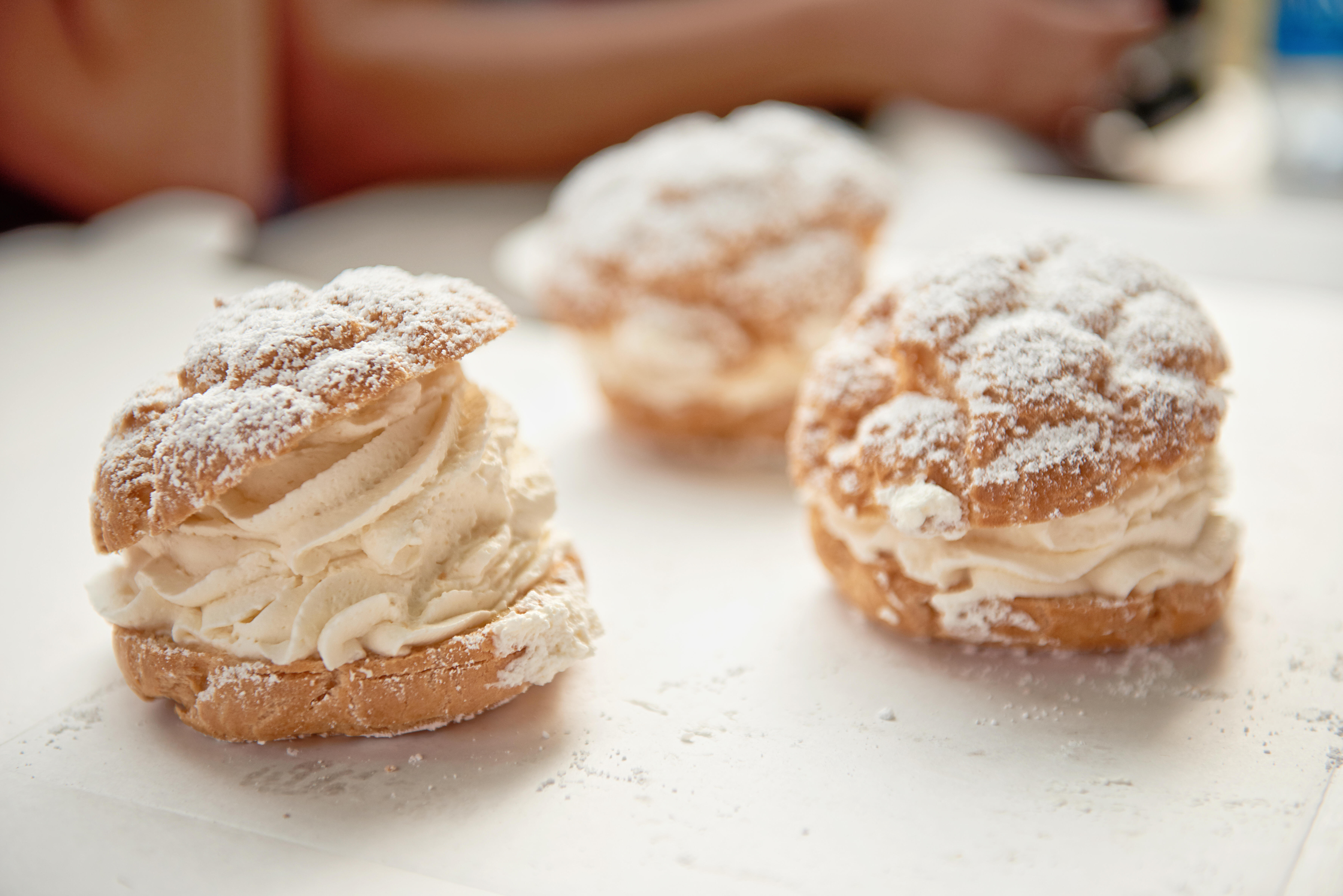 Печенье с заварным кремом рецепт. Choux Pastry. Кондитерская ваниль пирожные. Профитроли Андерсон. Французские сливки.