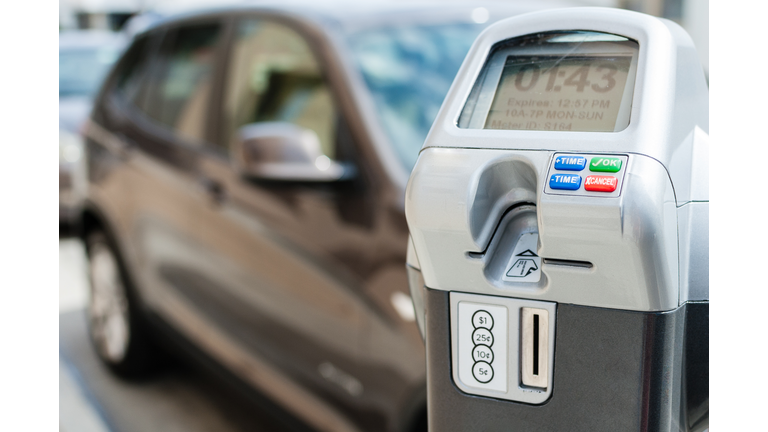 Electronic/digital parking meter with time left