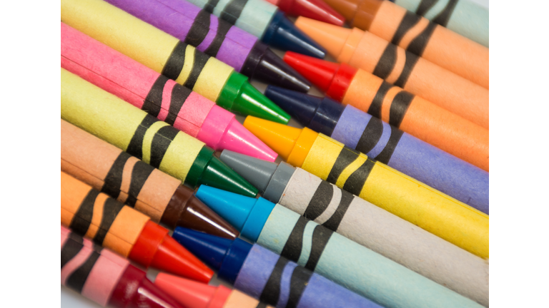 Crayons in diagonal arrangement