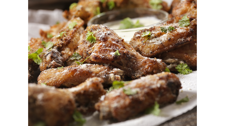 Air Fried, Crispy Chicken Wings with Ranch Dip