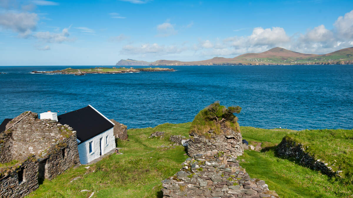 Ireland being separated. Ирландия остров Бардси. Остров Грейт бласкет. Остров ратлин Ирландия. Ирландия острова фото.