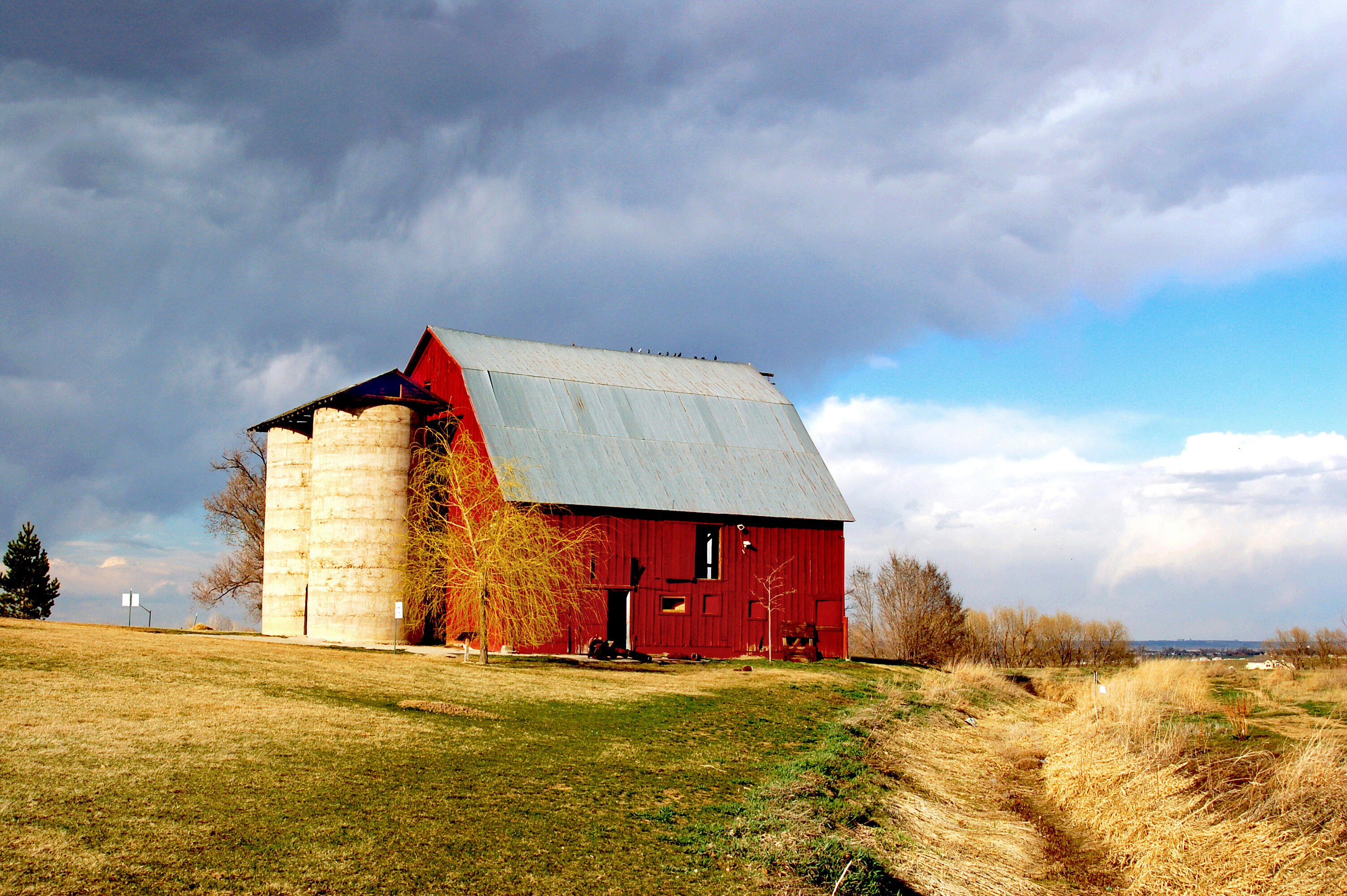 The Tiniest Town In Wisconsin Is Home To Only 13 People | iHeart