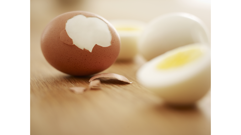 Hard-boiled brown eggs