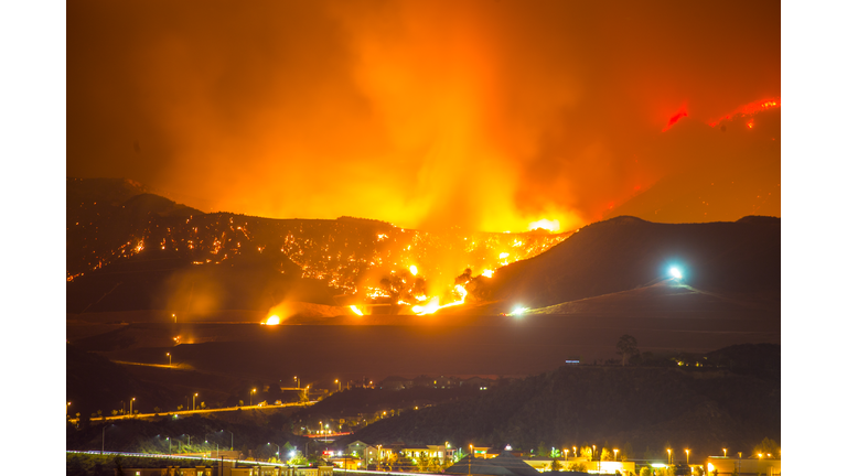 Night long exposure photograph of the Santa Clarita wildfire