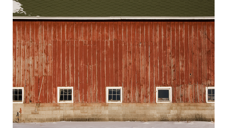 Broad side of an old barn