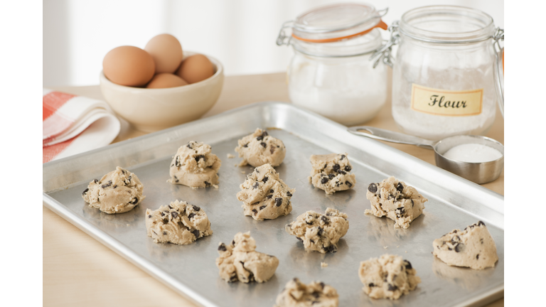 Raw cookies on baking tray