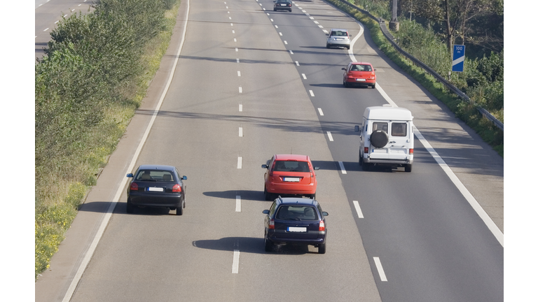 tailgating on a three-lane autobahn