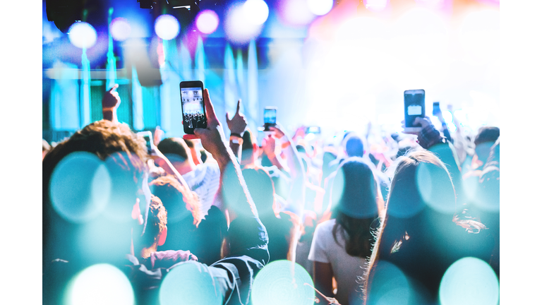 Concert Crowd, Rock Concert, Concert Audience, Music Festival, Cell Phones Concert, iPhone Concert, Smart Phones Concert