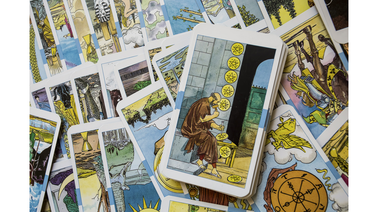 Tarot & Predictions / Mars & Space