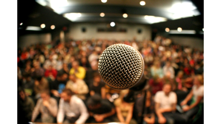 Microphone with crowd