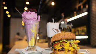 This Restaurant Serves The Best Cheeseburger In California 