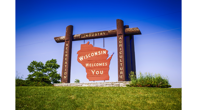 Wisconsin Welcome sign at Marinette WI