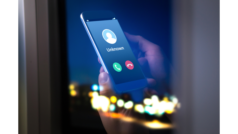 Unknown number calling in the middle of the night. Phone call from stranger.