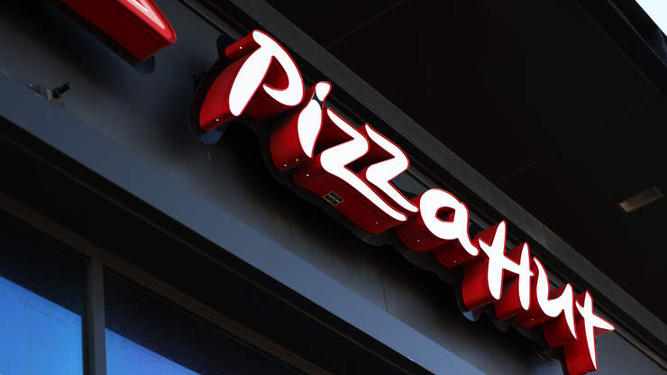 You Can Now Get Beyond Meat On Your Pizza From Pizza Hut ...