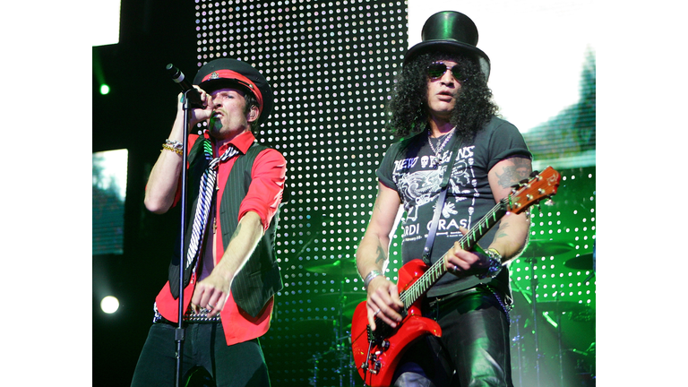 Scott Weiland & Slash With Velvet Revolver
