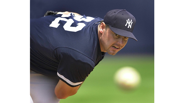 New York Yankees right handed pitcher Roger Clemen