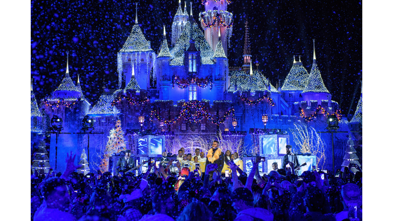 Disney Parks Presents a Disney Channel Holiday Celebration