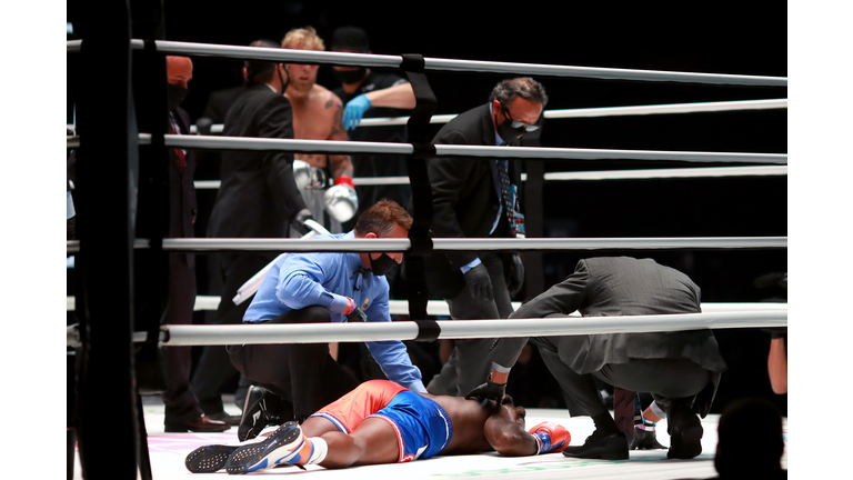 Nate Robinson knocked out (Getty Images)