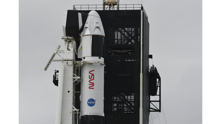 SpaceX And NASA Postpone Tomorrow's Dragon Capsule Launch To Sunday Due To Weather