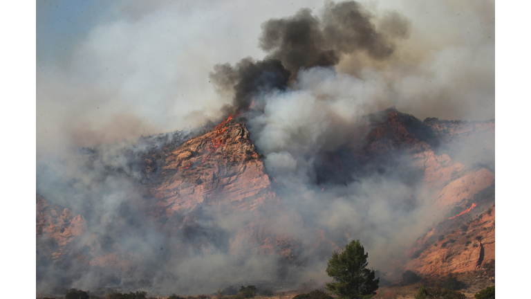 Santa Ana Winds Stokes Multiple Wildfires In Southern California