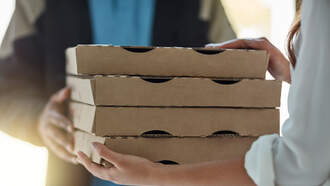 This Guy's "Insane" Pizza Order for His Pregnant Wife Is Going Viral