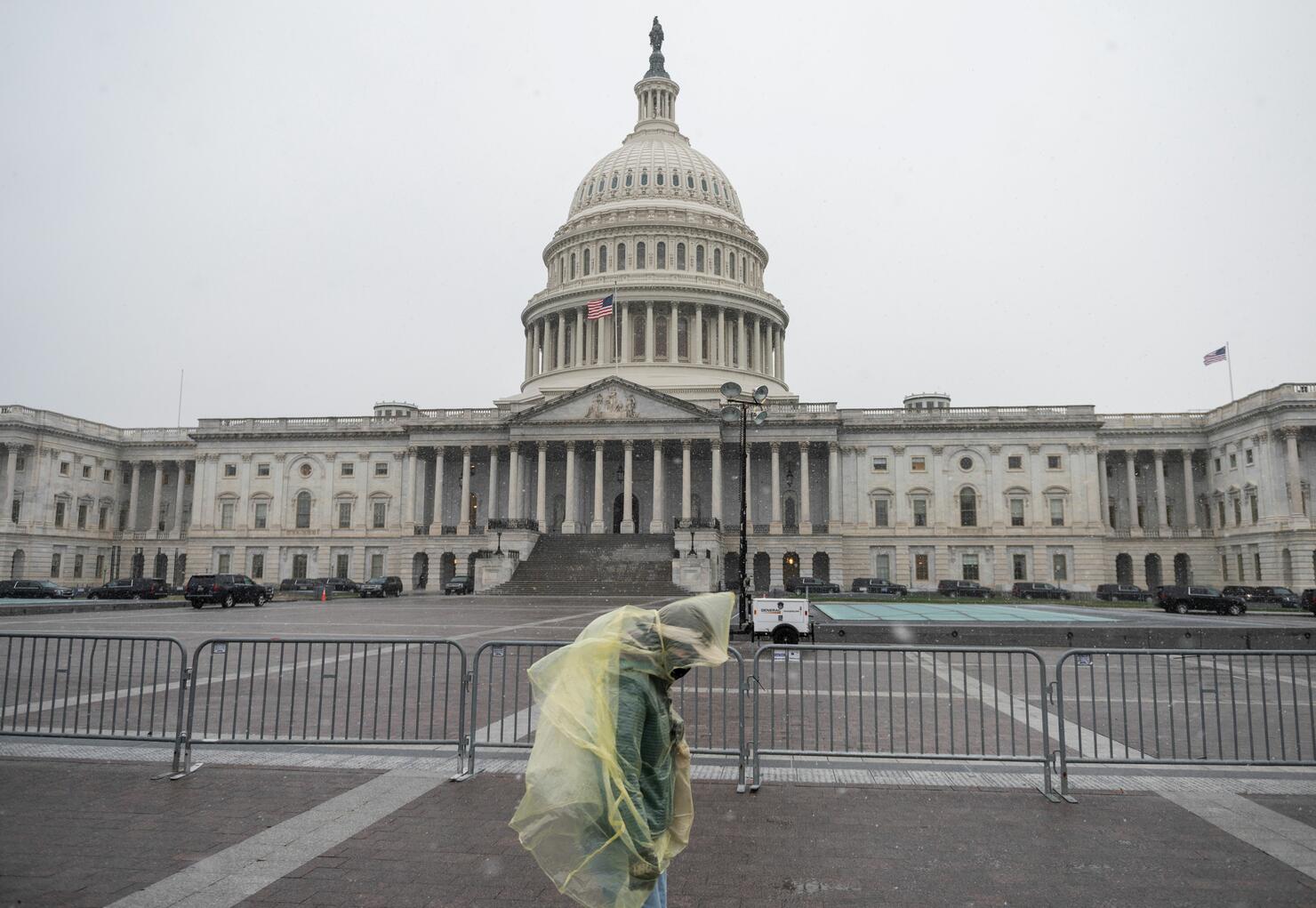 US-ECONOMY-BANK-RATE-POLITICS-STIMULUS