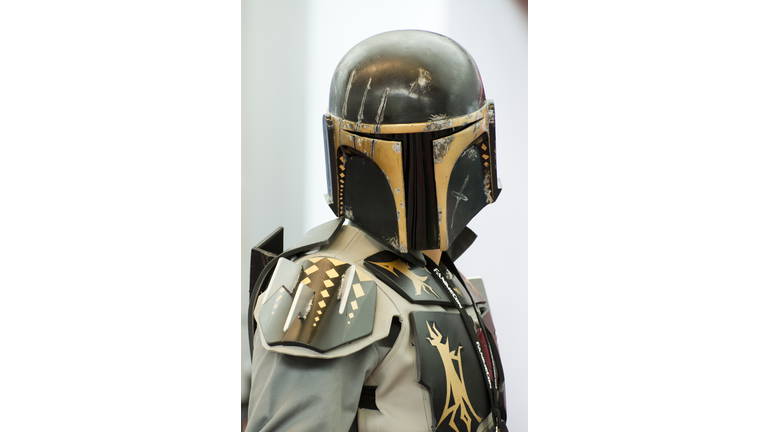 Star Wars Mandalorian bounty hunter