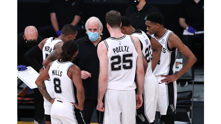 San Antonio Spurs v Los Angeles Lakers