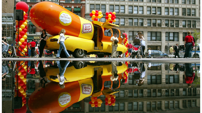 Oscar Mayer Wienermobile Kicks Off Summer Tour