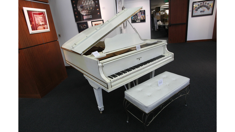 Elvis Presley's Beloved White Knabe Grand Piano and Bench as Featured in His Music Room at Graceland from 1957 to 1969. (Tommaso Boddi/AFP via Getty Images)
