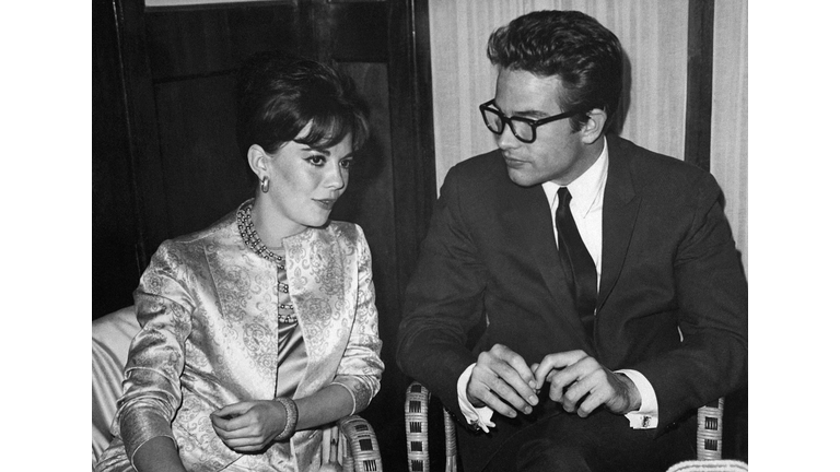 American actors Warren Beatty and Natalie Wood cha