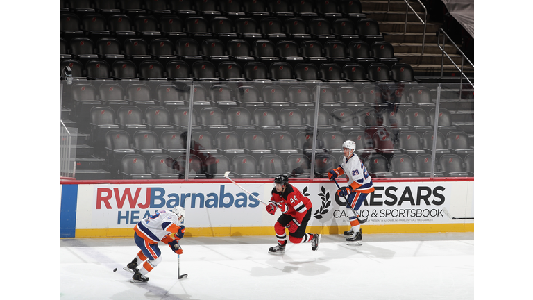 New York Islanders v New Jersey Devils