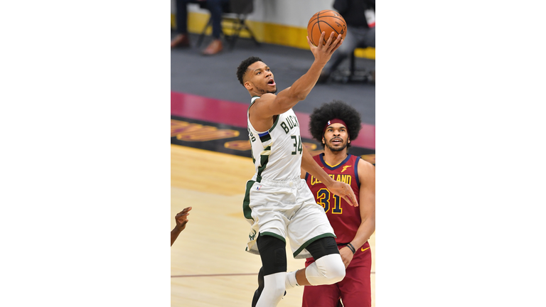 G. Antetokounmpo scores 33 in Bucks Victory (Photo by Jason Miller/Getty Images)