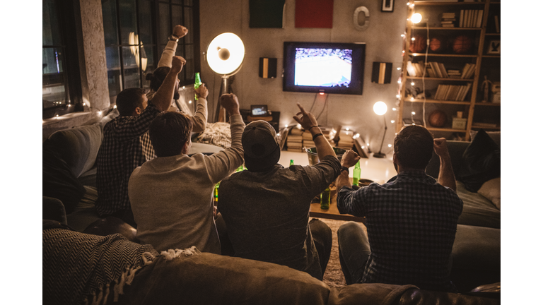 Friends spend weekend together watching TV