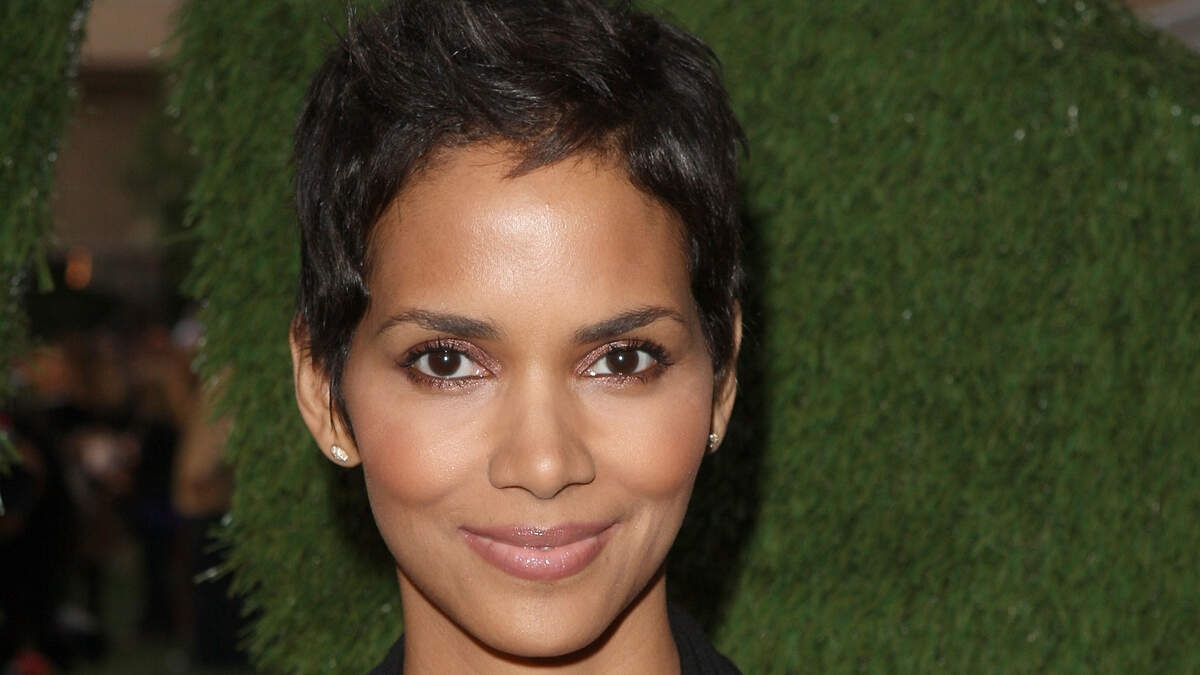 Halle Berry Responds to Trolls Who Say She 'Can't' Keep a Man':' | REAL ...